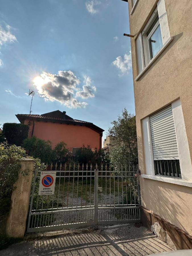 Appartamento Vicino Al Duomo Con Parcheggio Privato بادوفا المظهر الخارجي الصورة